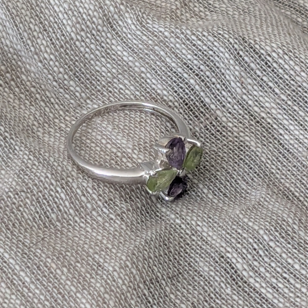 Elegant Sterling Silver Ring with Purple and Green Stone Flower - Picture 4 of 4